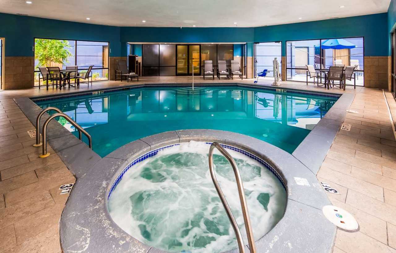 Best Western Plus & 3*